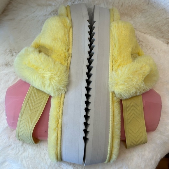 Koolaburra by Ugg Ya-Baby super soft chunky platform sandal shoe.Sz-10.   E - Picture 9 of 15